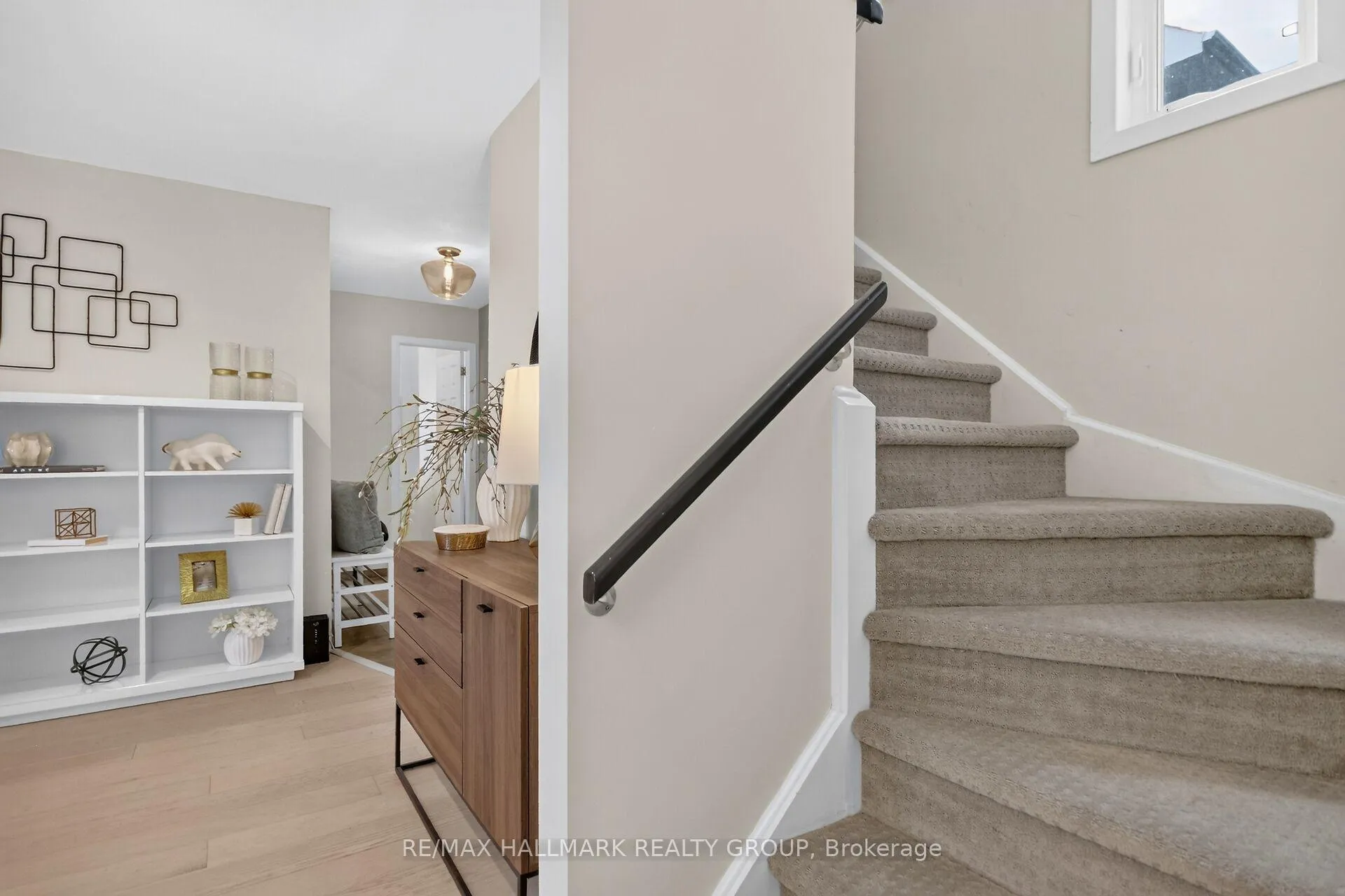 Photo 7 of Unit 7, 817 High Street E, Ottawa, Britannia Heights — HOMEH