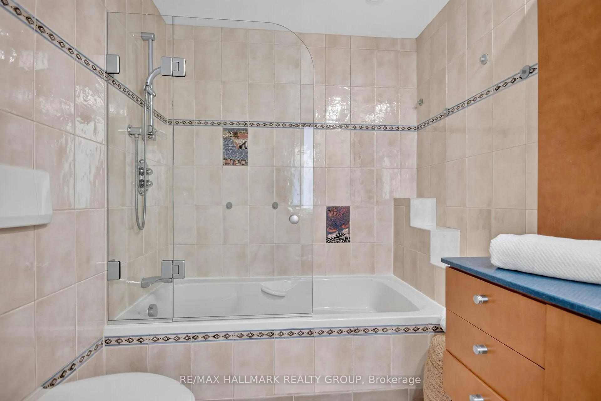 Photo 36 of Unit 7, 817 High Street E, Ottawa, Britannia Heights — HOMEH