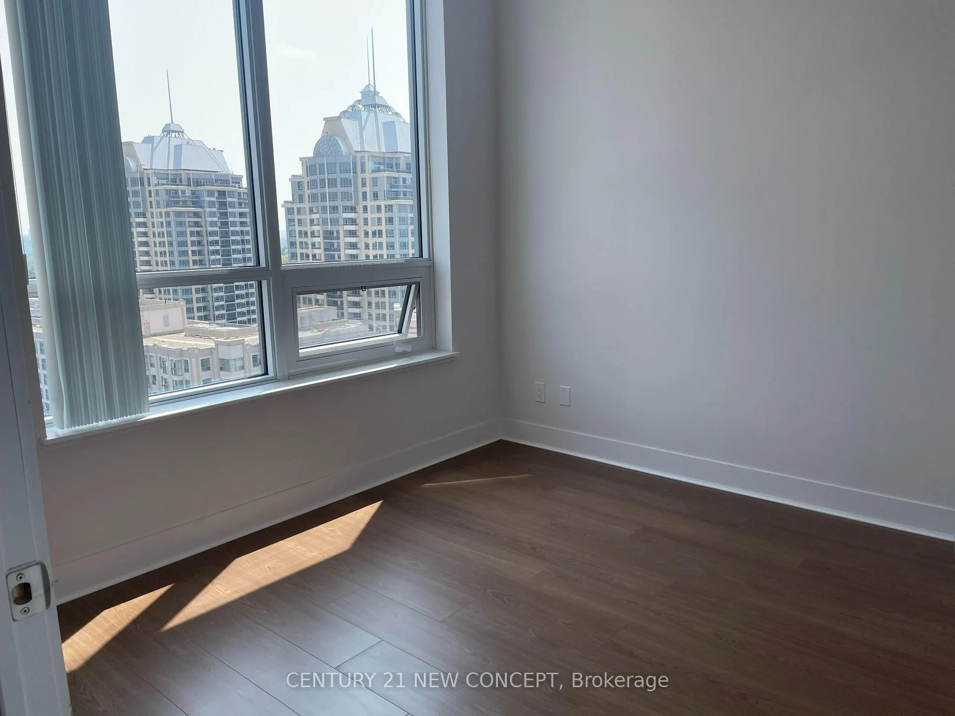 Photo 3 of Unit PH01, 7 Kenaston Gardens E, North York, Bayview Village — HOMEH