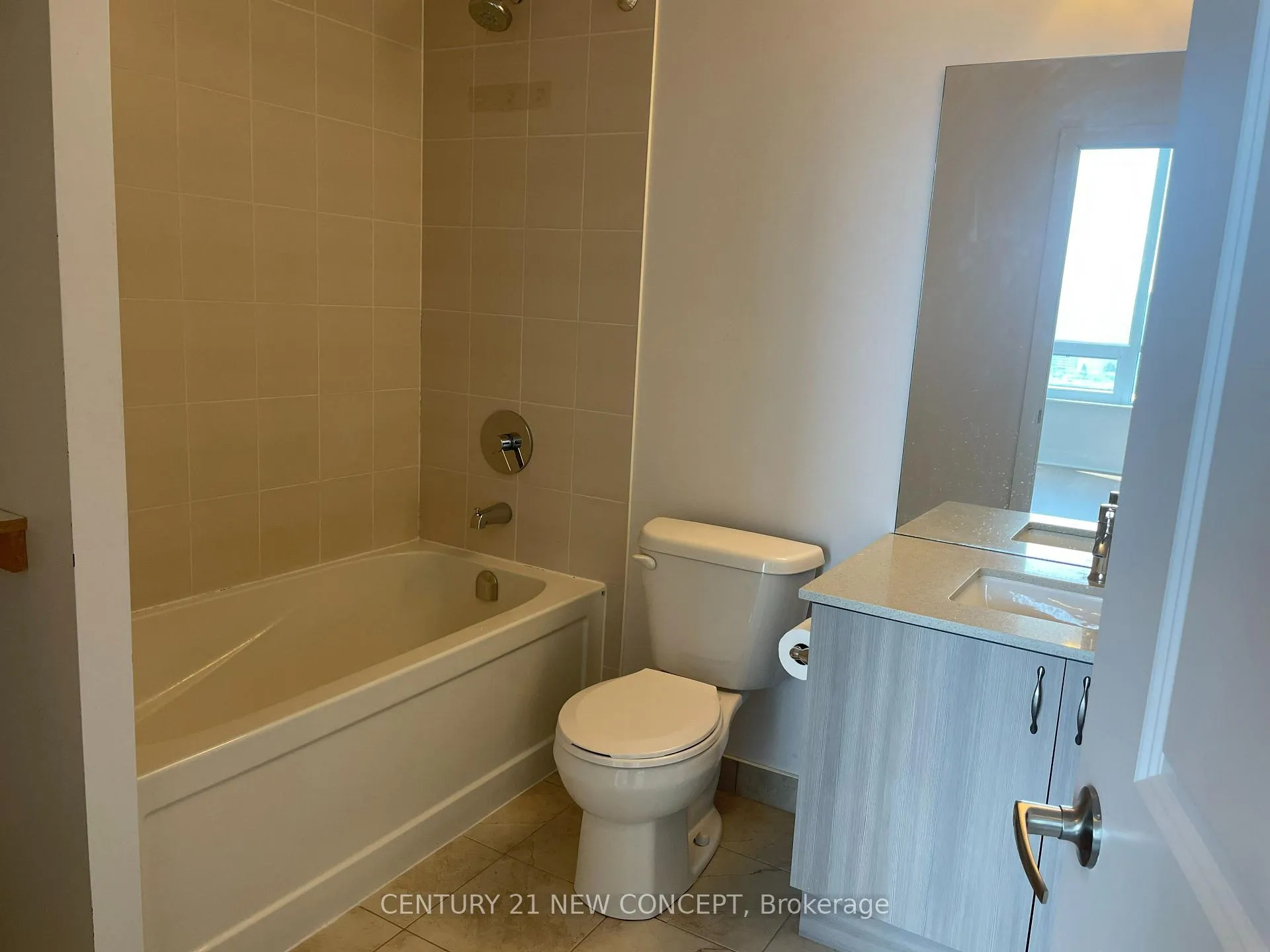 Photo 6 of Unit PH01, 7 Kenaston Gardens E, North York, Bayview Village — HOMEH