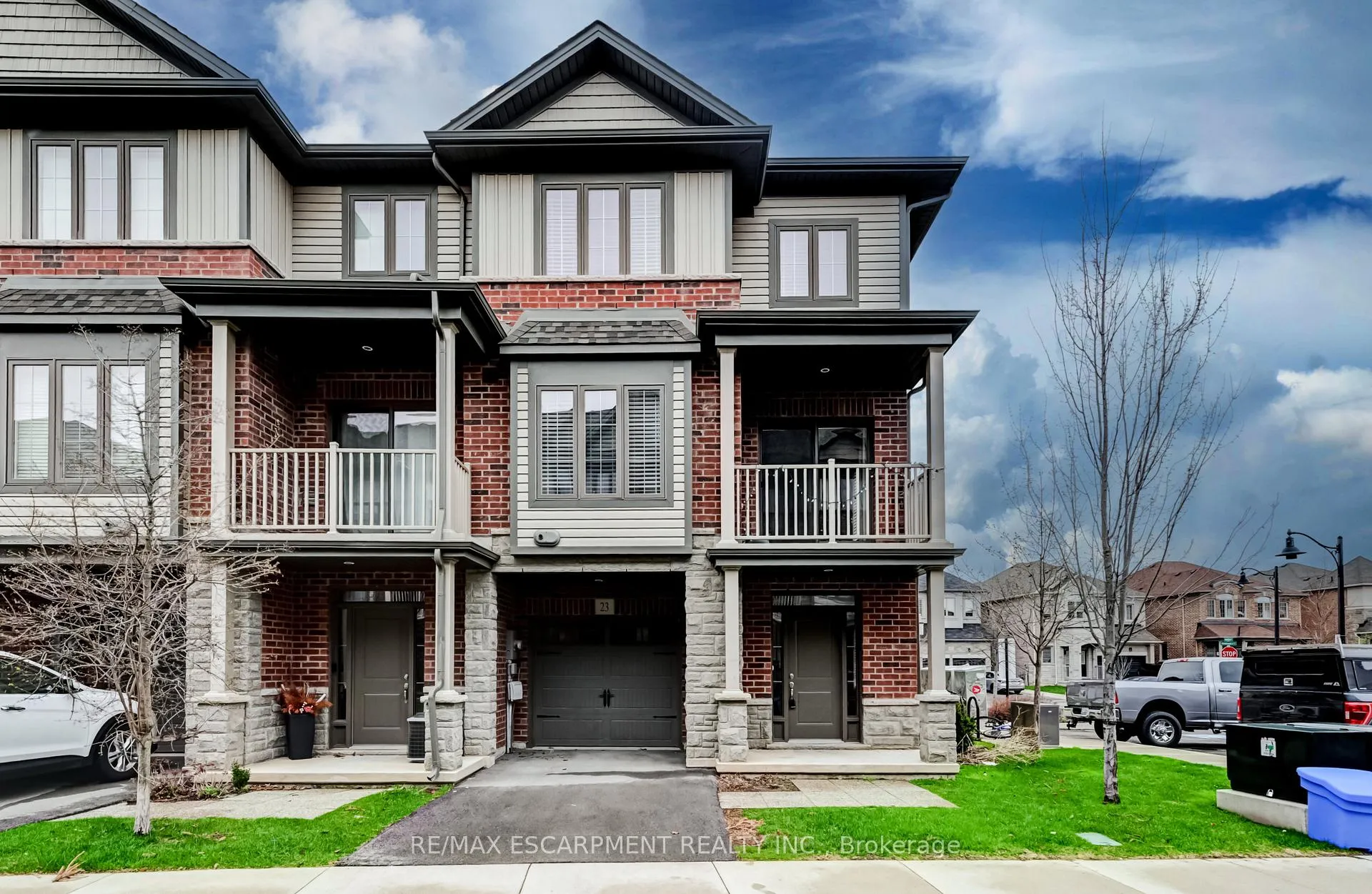 Photo 1 of 23 Ridgeside Lane, Hamilton, Waterdown — HOMEH