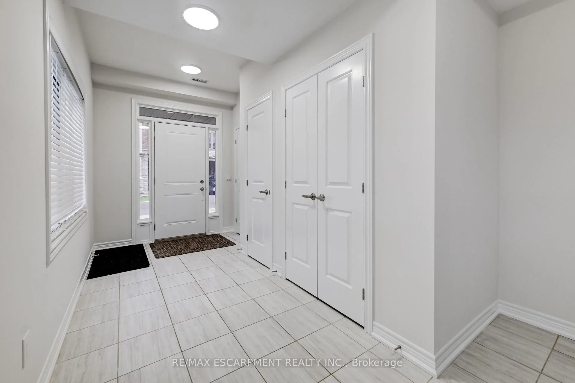 Photo 5 of 23 Ridgeside Lane, Hamilton, Waterdown — HOMEH