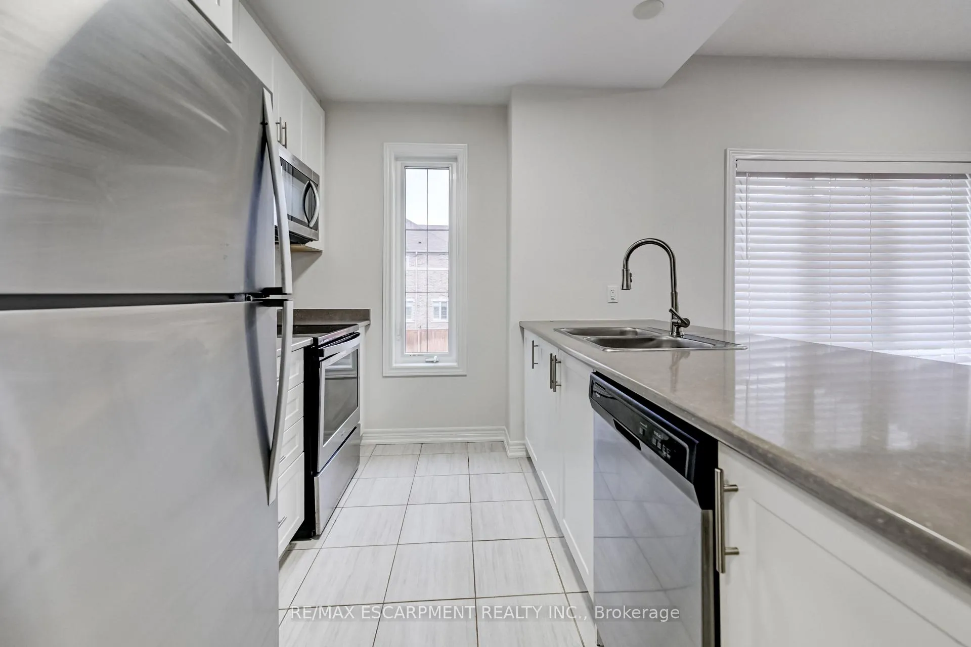 Photo 8 of 23 Ridgeside Lane, Hamilton, Waterdown — HOMEH