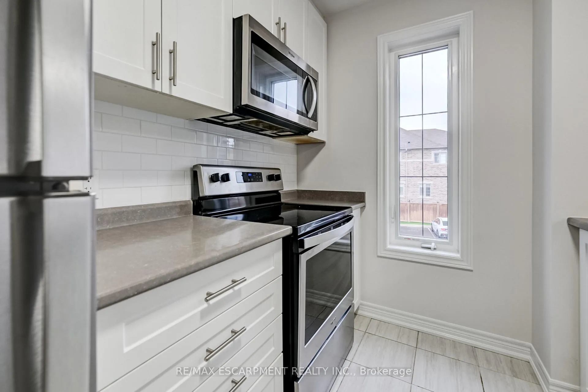 Photo 9 of 23 Ridgeside Lane, Hamilton, Waterdown — HOMEH