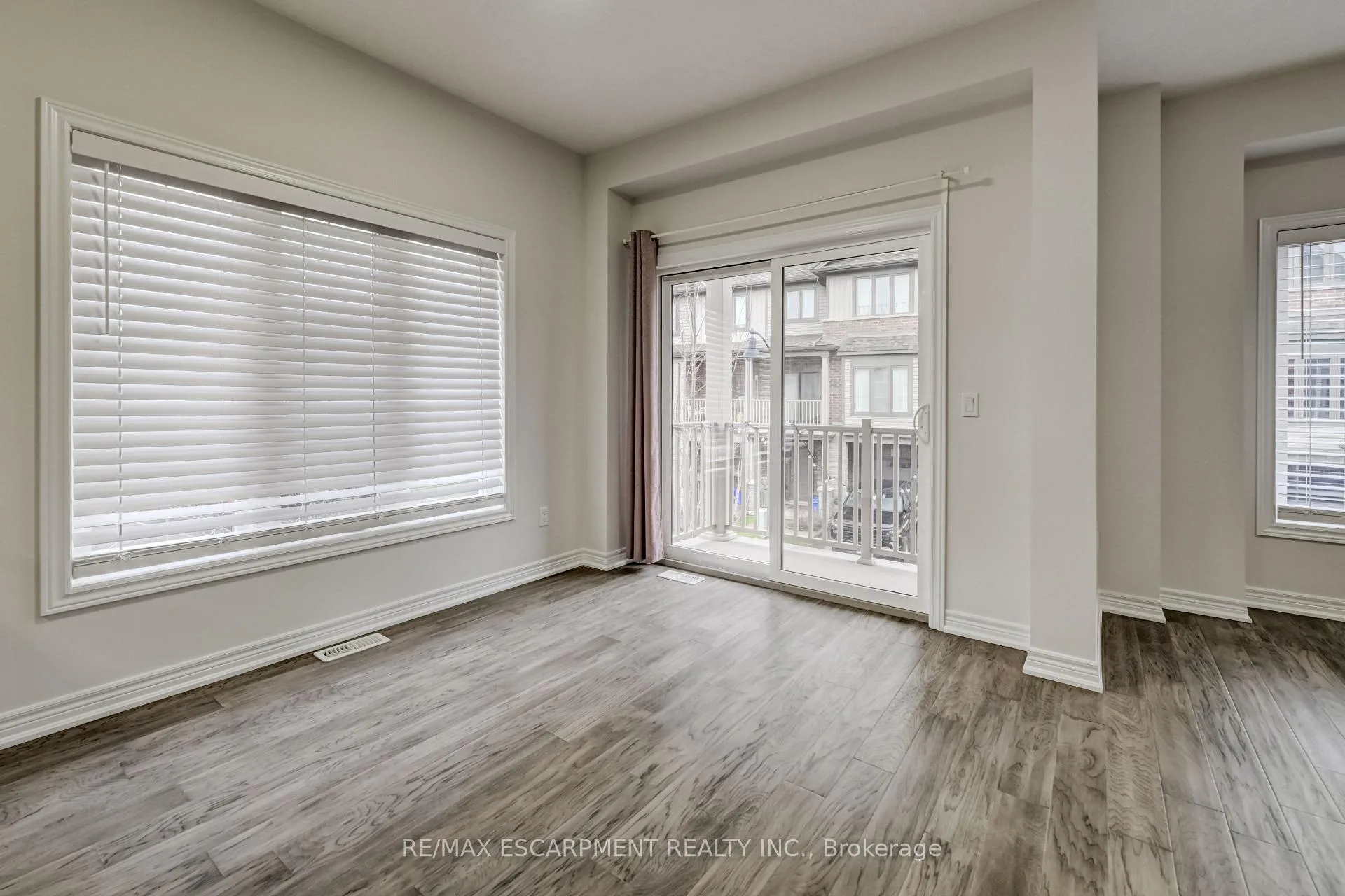 Photo 13 of 23 Ridgeside Lane, Hamilton, Waterdown — HOMEH