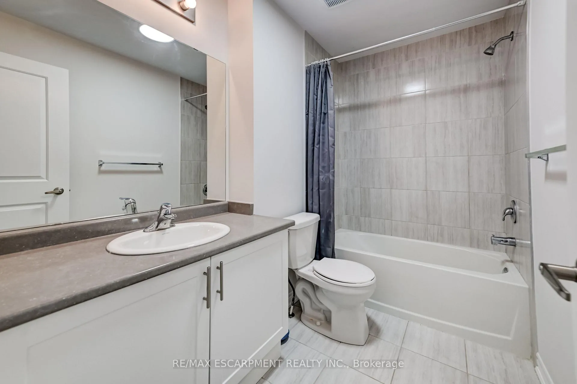 Photo 23 of 23 Ridgeside Lane, Hamilton, Waterdown — HOMEH