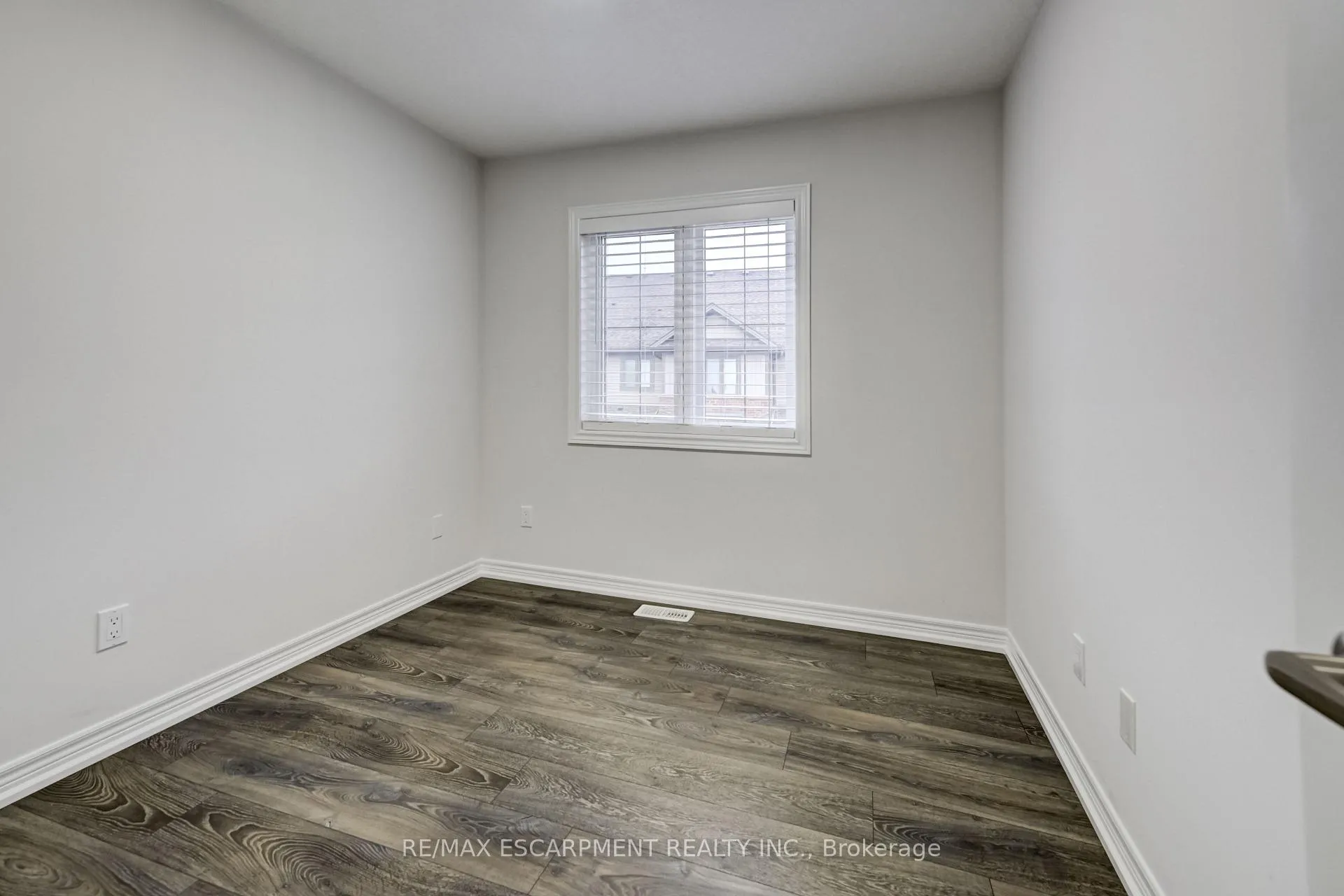 Photo 25 of 23 Ridgeside Lane, Hamilton, Waterdown — HOMEH