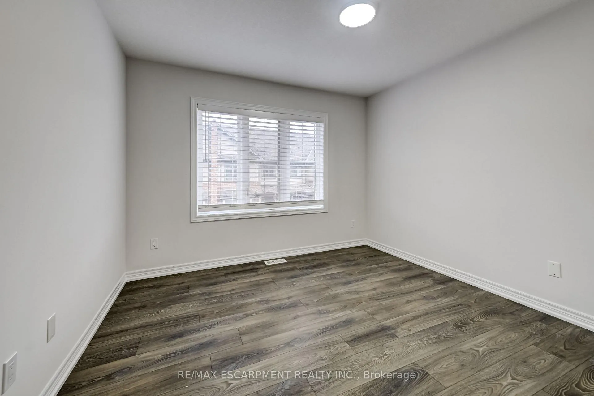Photo 26 of 23 Ridgeside Lane, Hamilton, Waterdown — HOMEH
