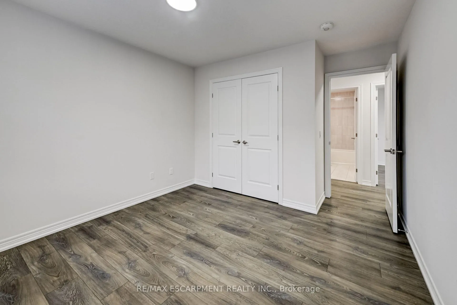 Photo 27 of 23 Ridgeside Lane, Hamilton, Waterdown — HOMEH