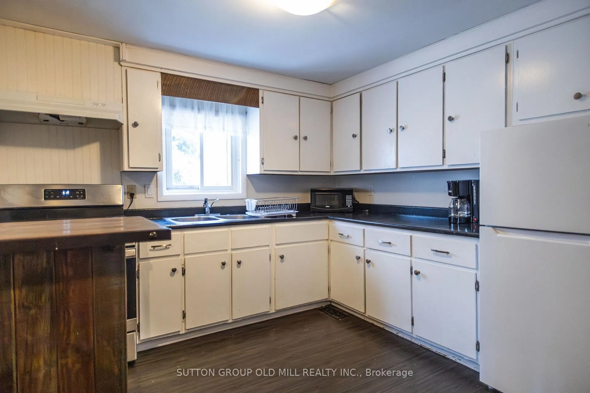 Photo 5 of 124 Bruce Street S, Blue Mountains — HOMEH