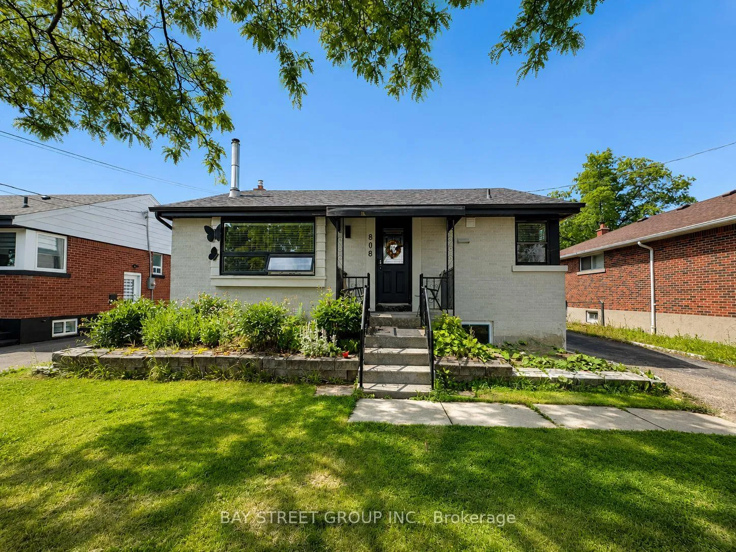 Photo of Unit Bsmt, 808 Tenth Avenue