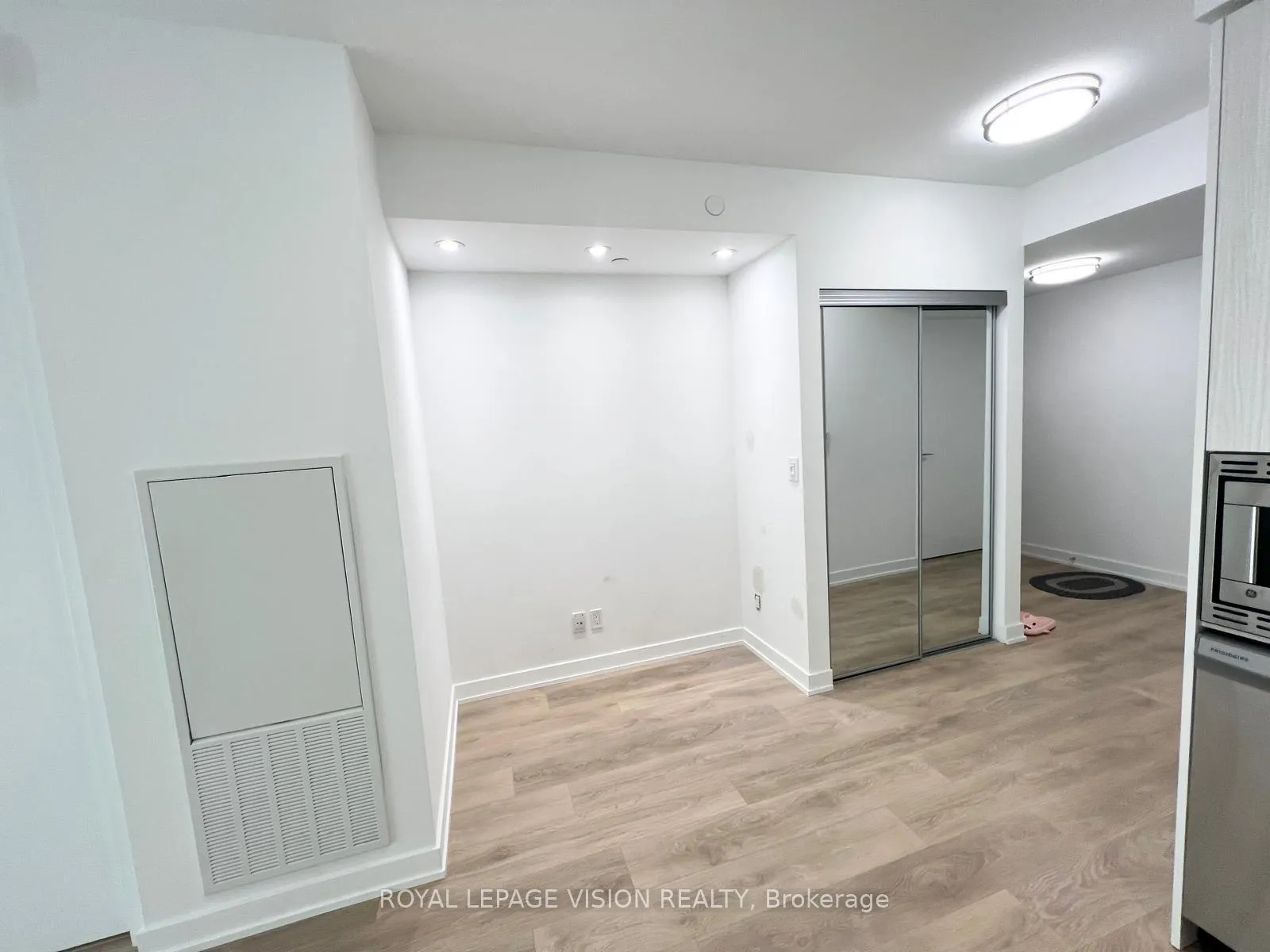 Photo 5 of Unit 1001, 501 Yonge Street, Toronto, Church-Yonge Corridor — HOMEH