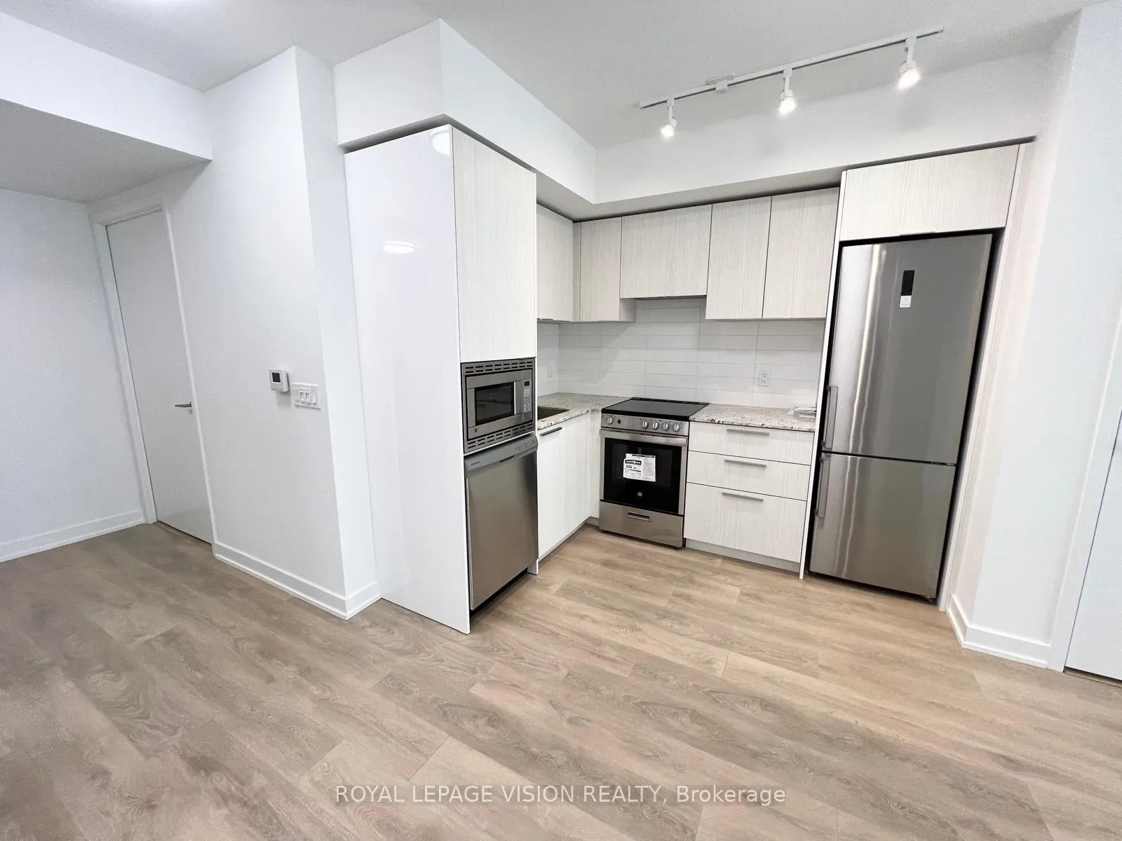 Photo 6 of Unit 1001, 501 Yonge Street, Toronto, Church-Yonge Corridor — HOMEH