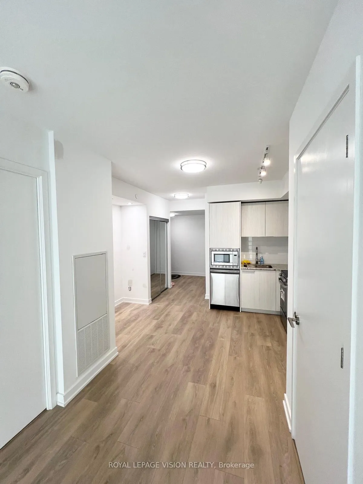 Photo 7 of Unit 1001, 501 Yonge Street, Toronto, Church-Yonge Corridor — HOMEH
