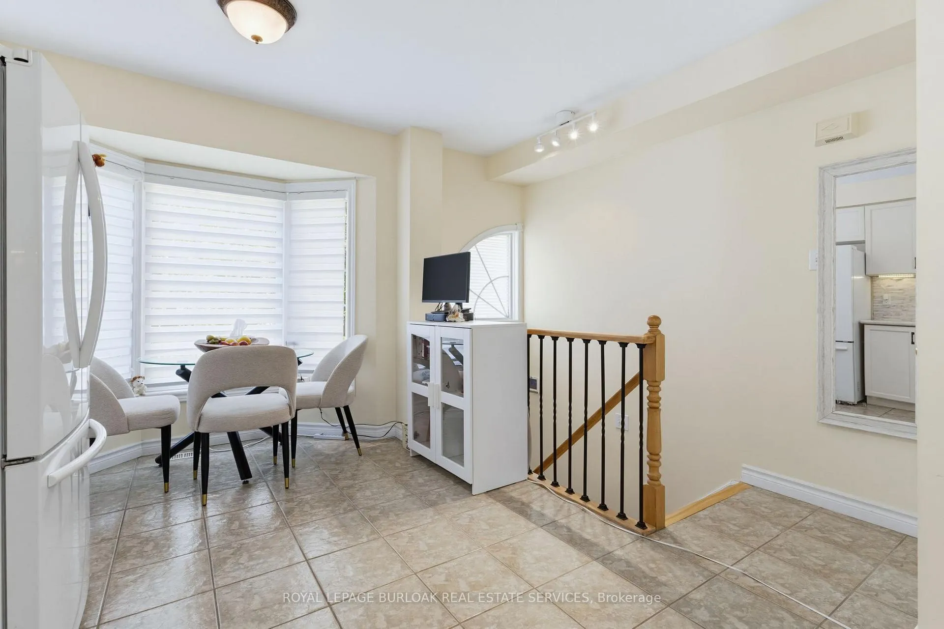 Photo 3 of Unit 110, 3480 Upper Middle Road, Burlington, Palmer — HOMEH