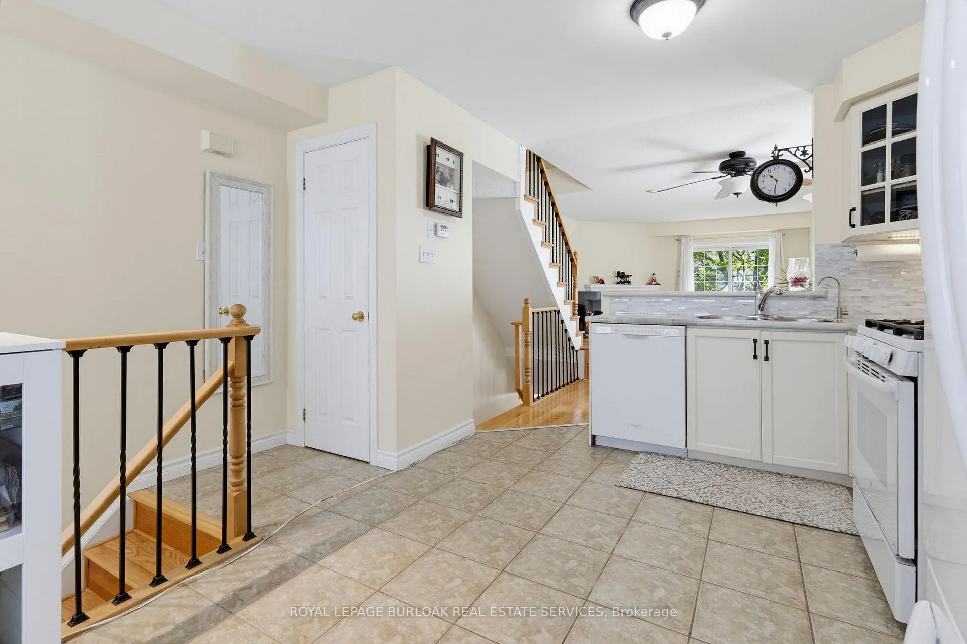 Photo 4 of Unit 110, 3480 Upper Middle Road, Burlington, Palmer — HOMEH