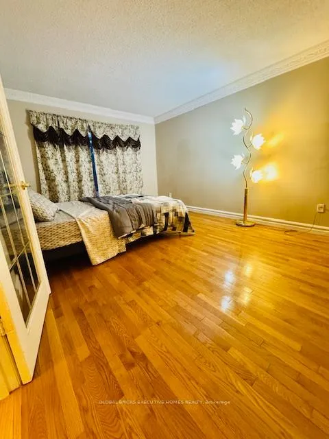 Photo 2 of 4562 Penhallow Road, Mississauga, Creditview — HOMEH