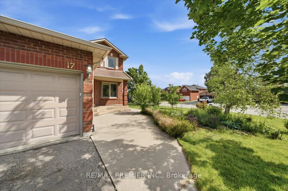 Photo 2 of 17 Berrydown Drive, Caledon, Bolton East — HOMEH