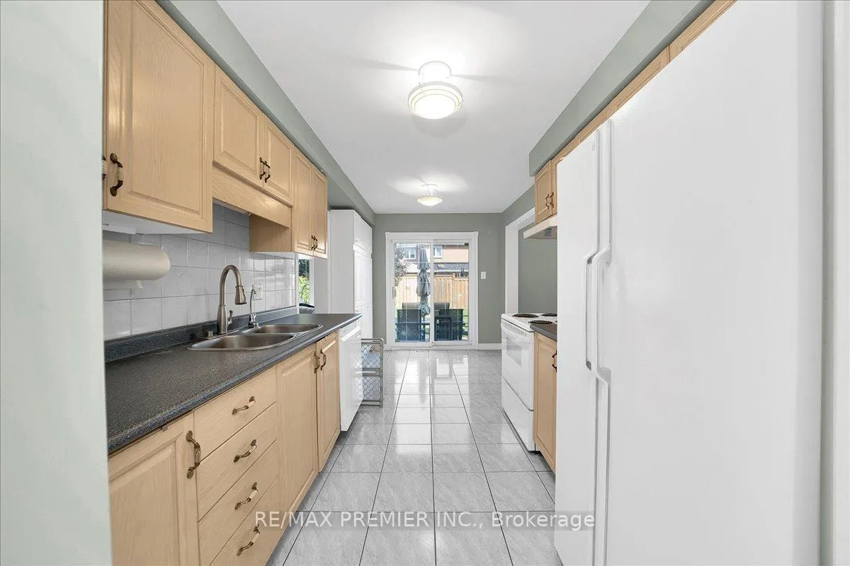 Photo 6 of 17 Berrydown Drive, Caledon, Bolton East — HOMEH