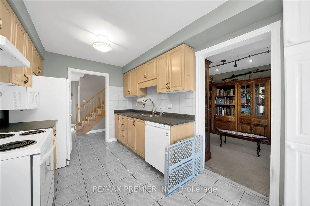 Photo 7 of 17 Berrydown Drive, Caledon, Bolton East — HOMEH