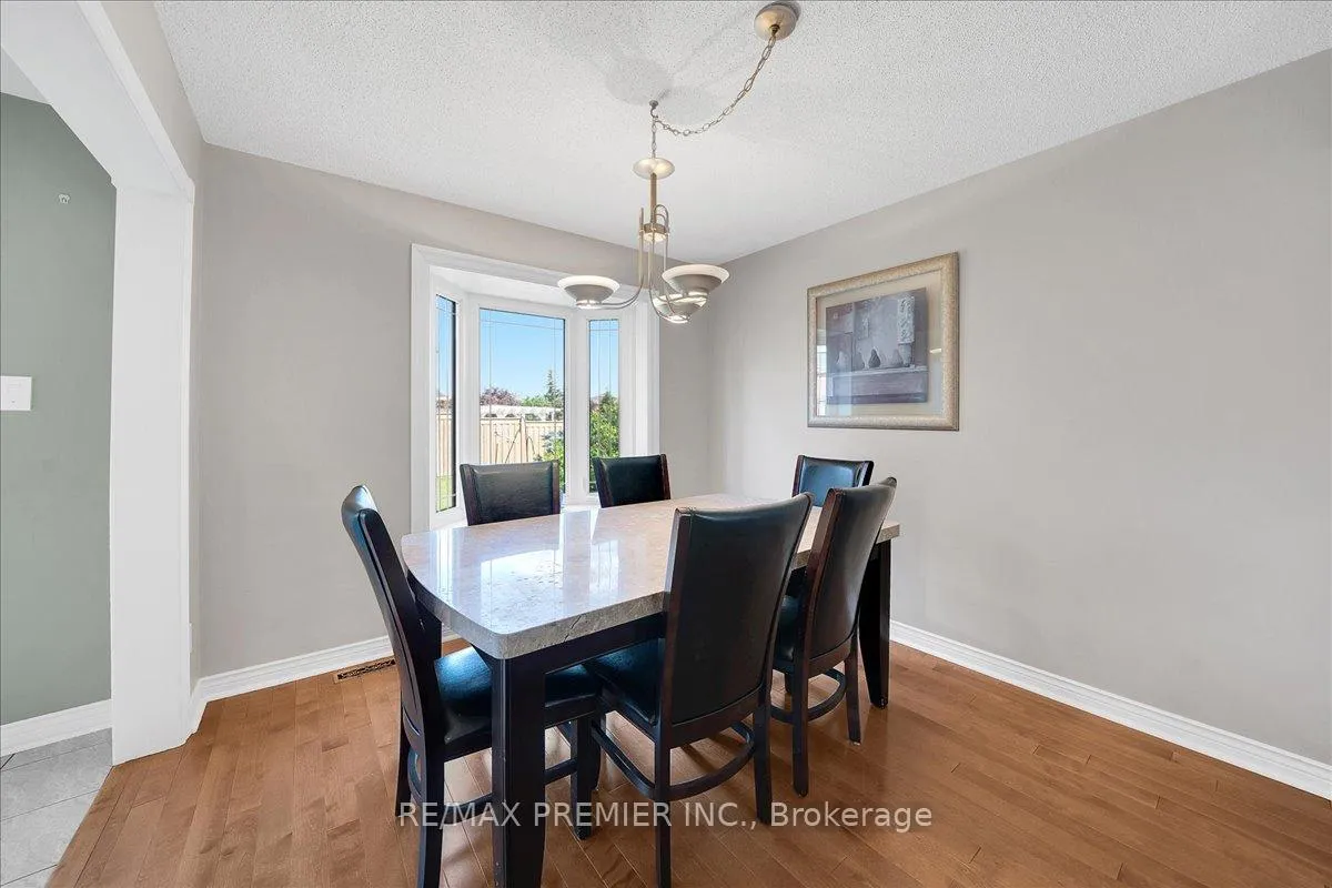 Photo 10 of 17 Berrydown Drive, Caledon, Bolton East — HOMEH