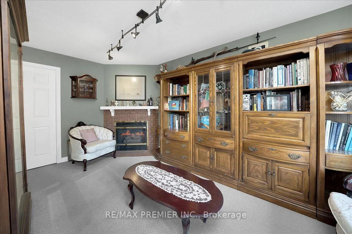 Photo 13 of 17 Berrydown Drive, Caledon, Bolton East — HOMEH