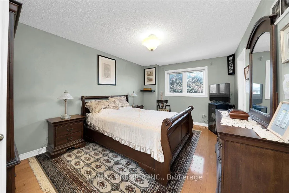 Photo 19 of 17 Berrydown Drive, Caledon, Bolton East — HOMEH
