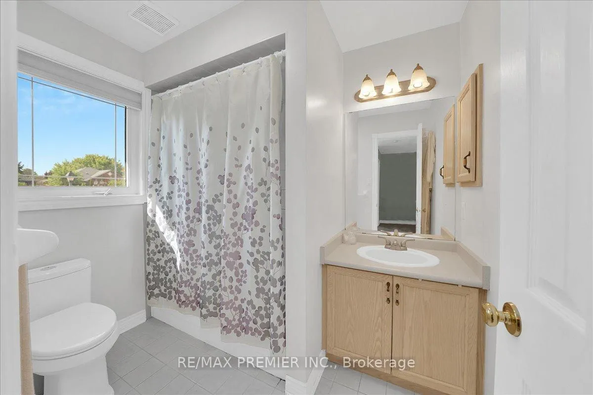Photo 24 of 17 Berrydown Drive, Caledon, Bolton East — HOMEH