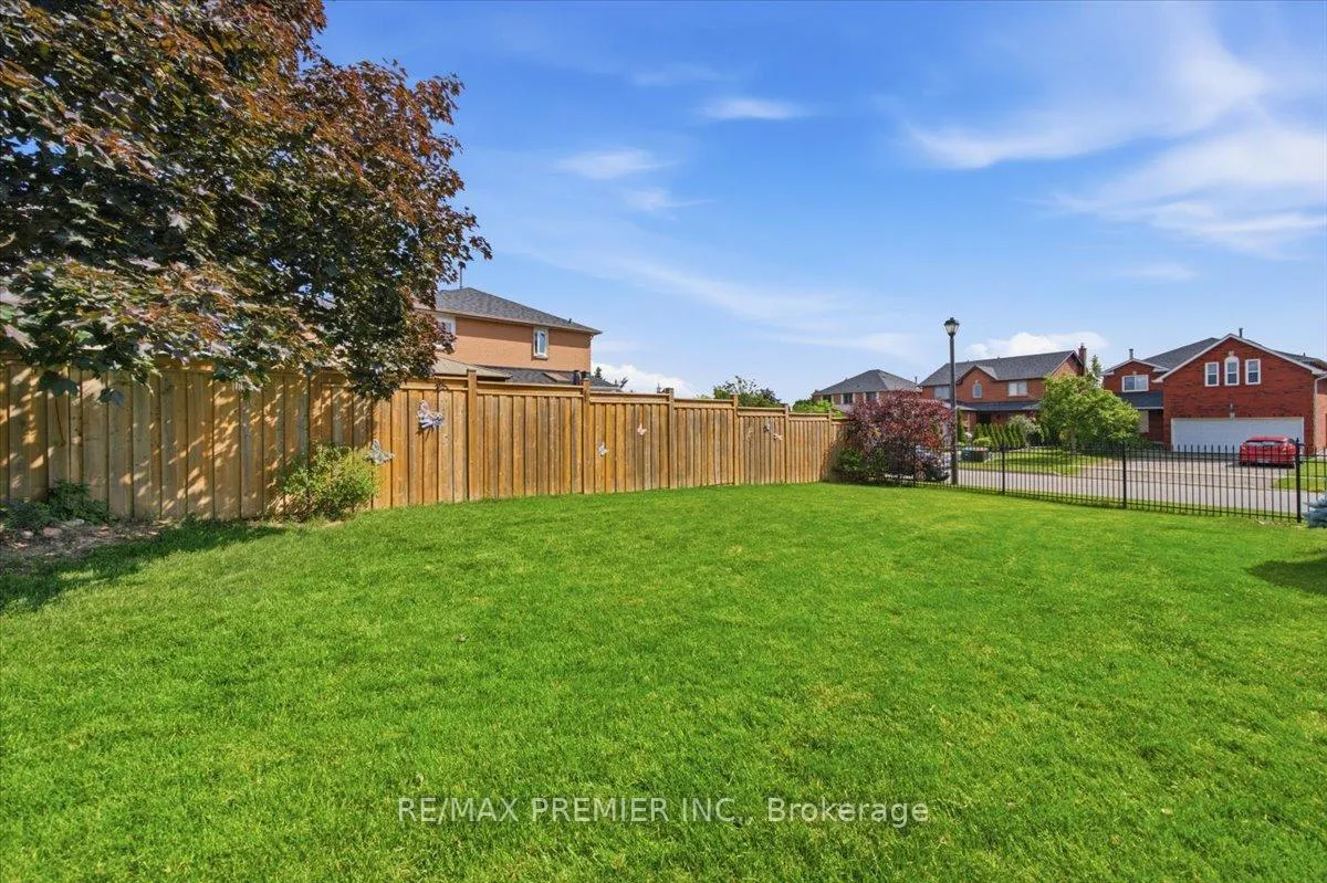 Photo 36 of 17 Berrydown Drive, Caledon, Bolton East — HOMEH