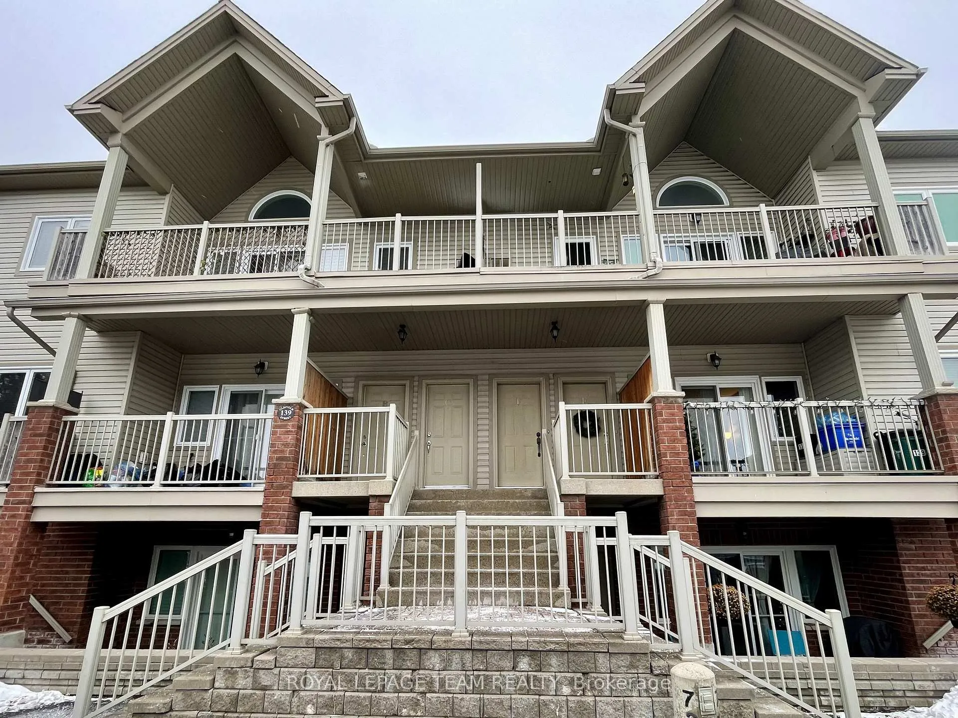 Front of Unit B, 139 Oldfield Street