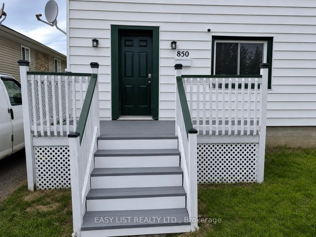 Photo 2 of 850 St Marys Street, Peterborough, Otonabee Ward 1 — HOMEH