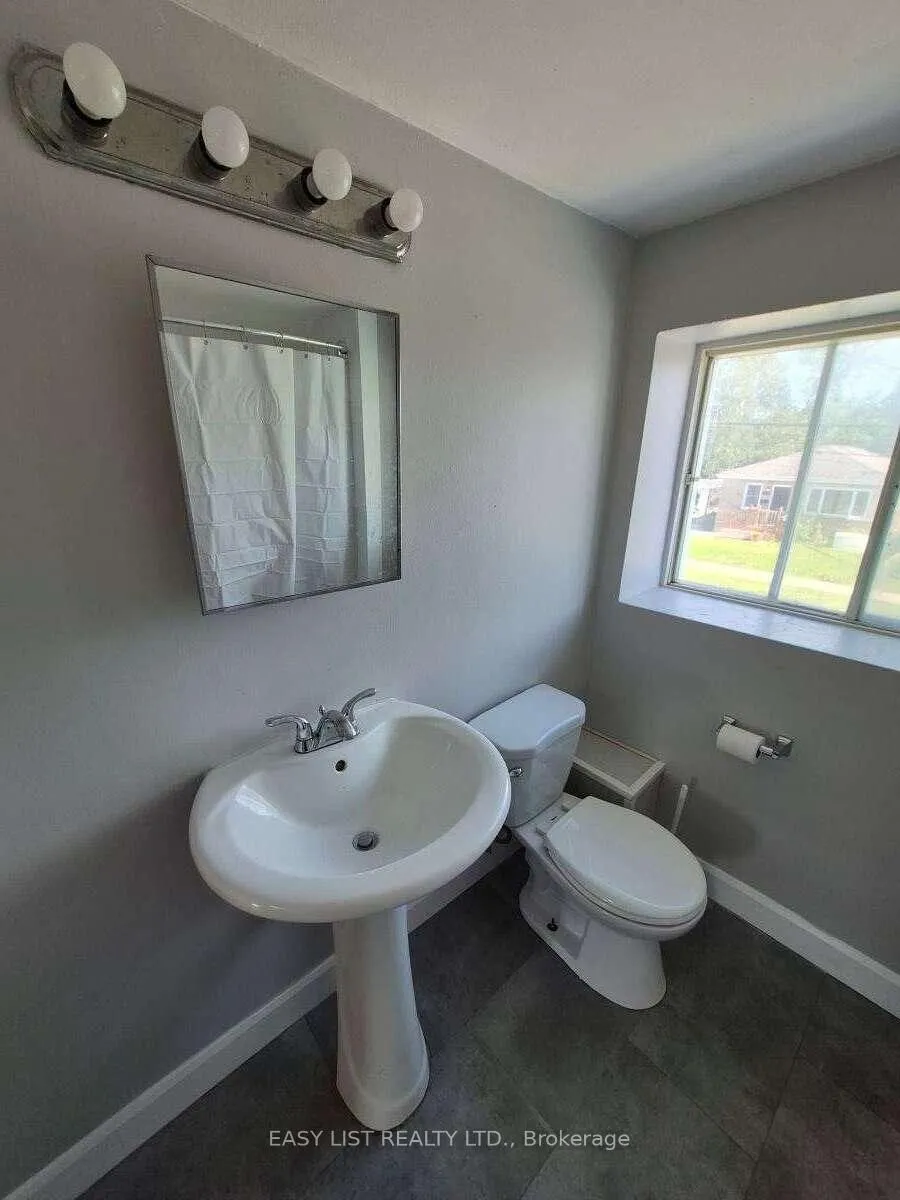 Photo 15 of 850 St Marys Street, Peterborough, Otonabee Ward 1 — HOMEH