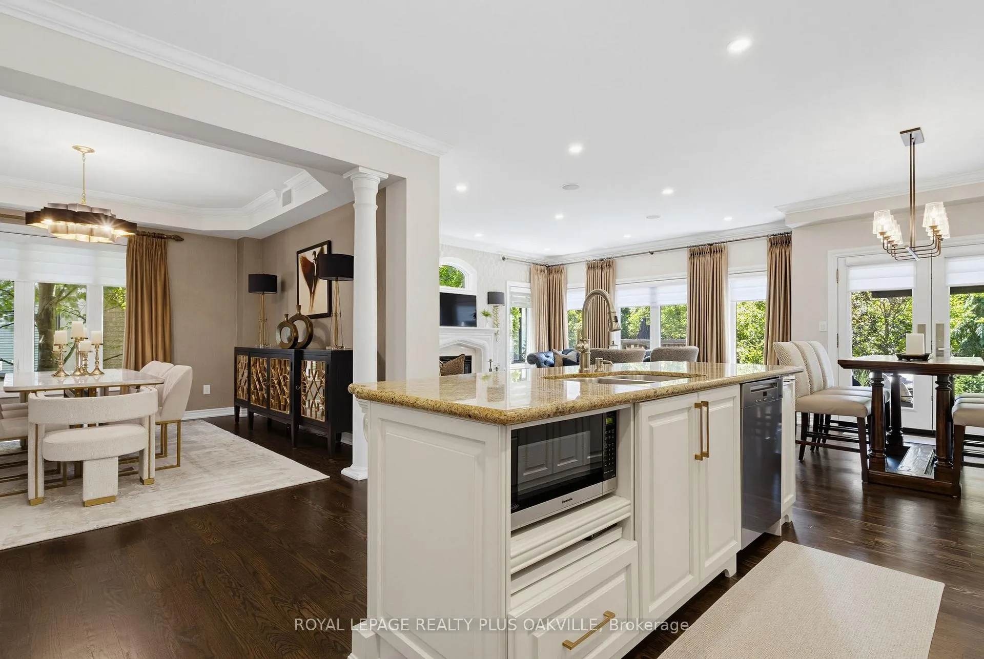 Photo 10 of 2444 Valleyridge Drive, Oakville, Bronte Creek — HOMEH