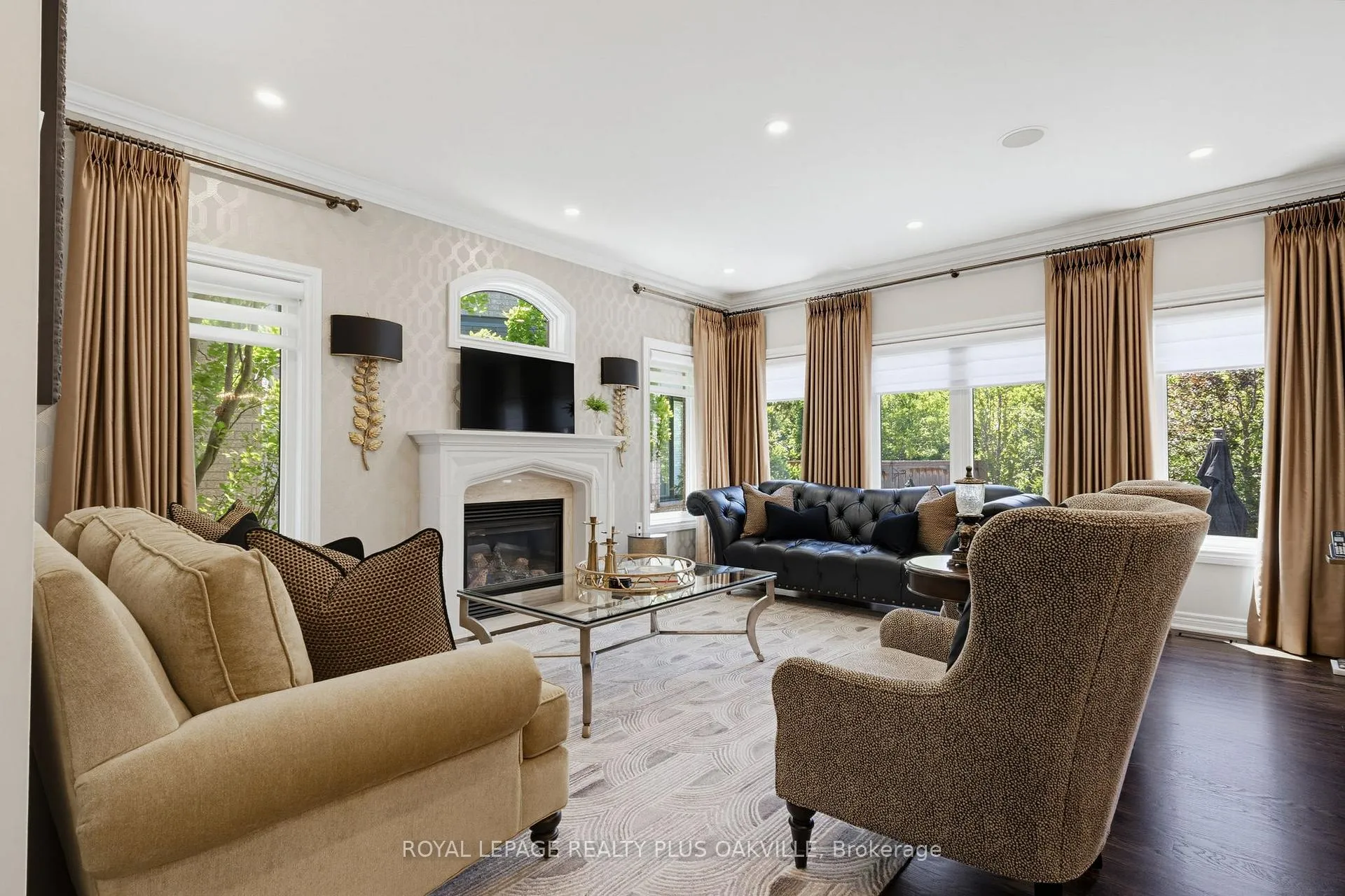 Photo 12 of 2444 Valleyridge Drive, Oakville, Bronte Creek — HOMEH