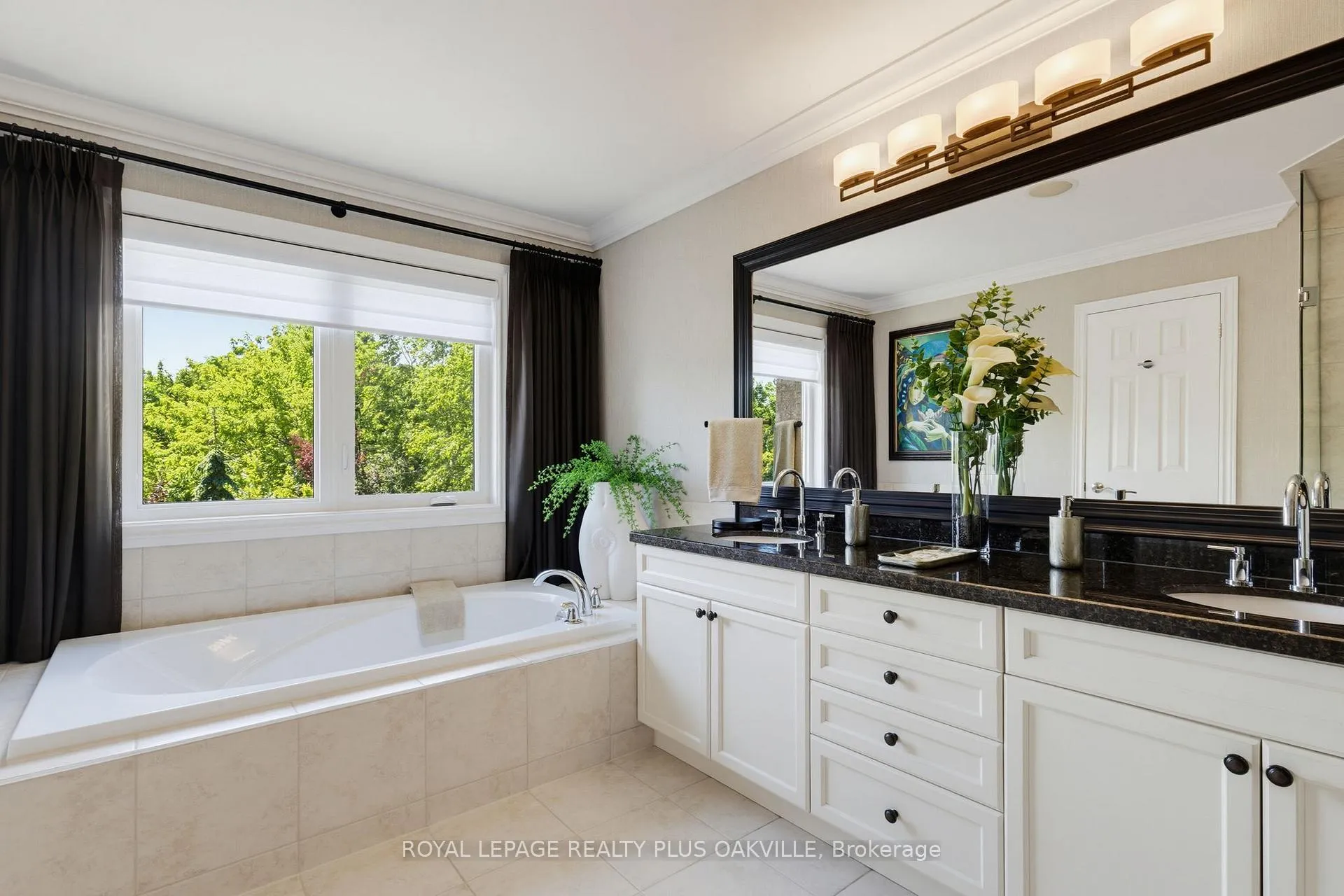 Photo 20 of 2444 Valleyridge Drive, Oakville, Bronte Creek — HOMEH