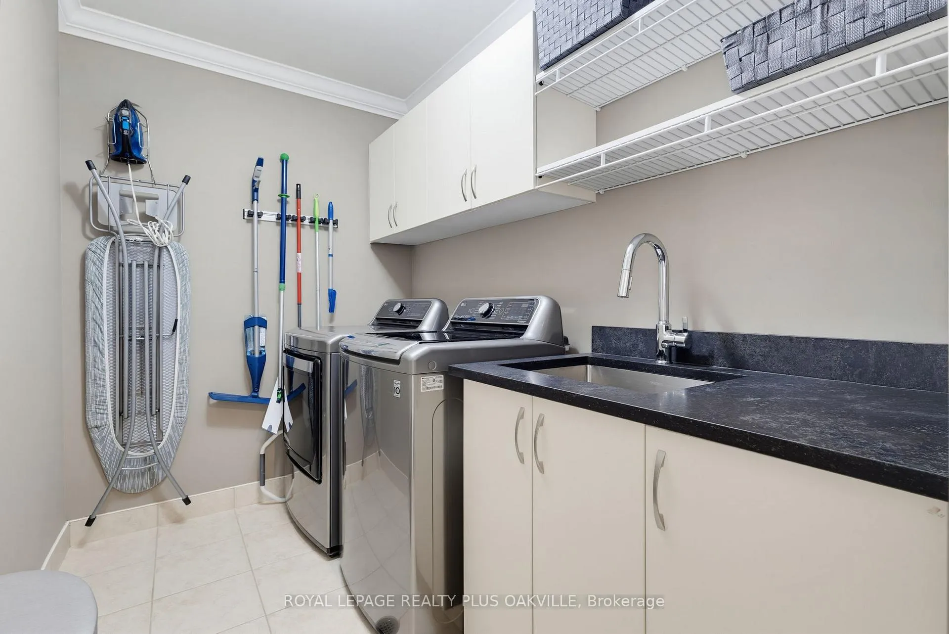 Photo 23 of 2444 Valleyridge Drive, Oakville, Bronte Creek — HOMEH