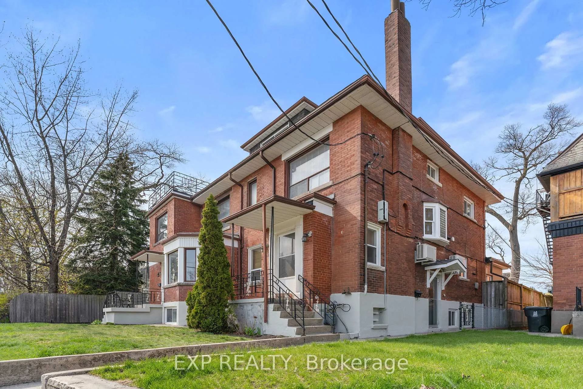 Front of 354 Annette Street