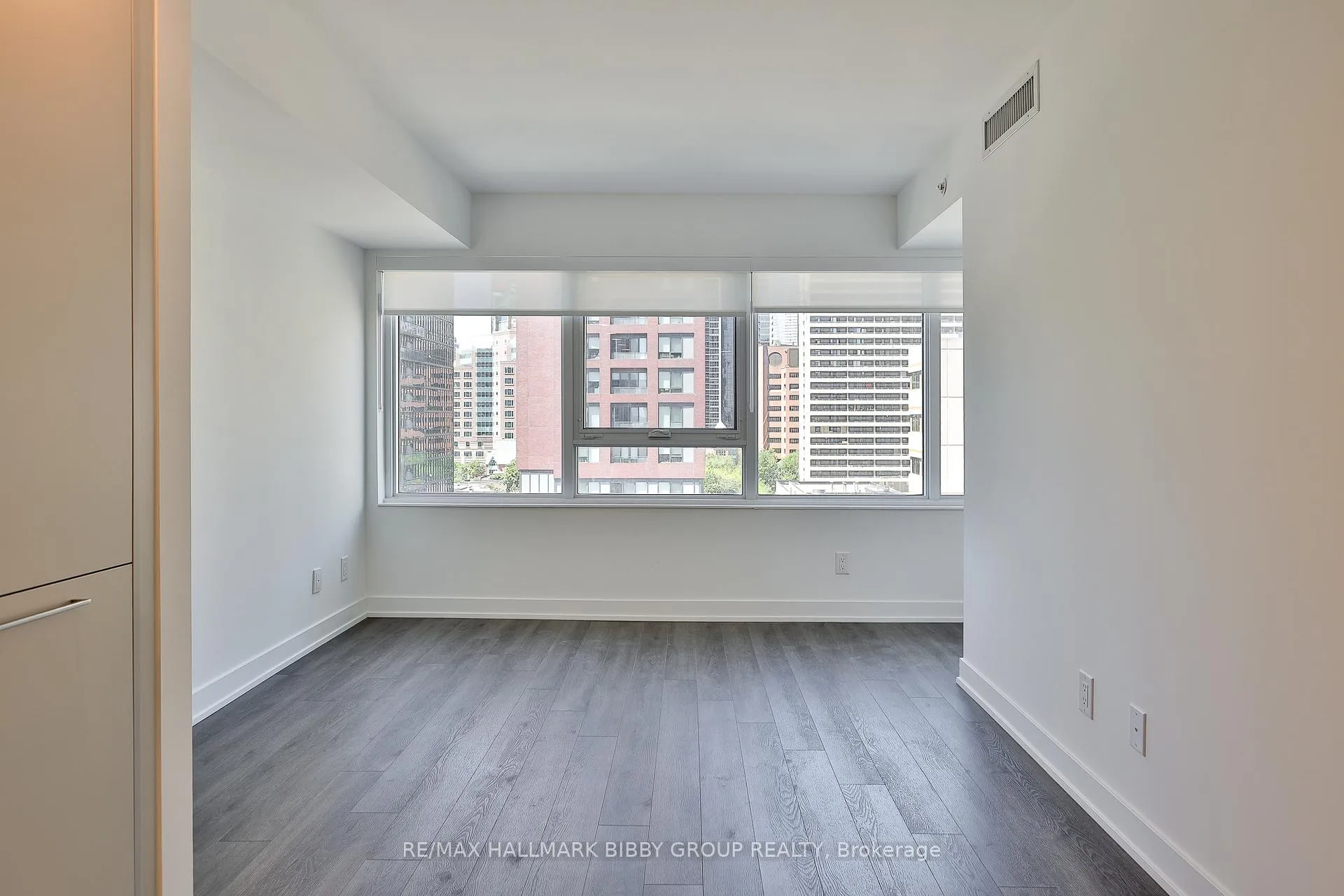 Photo 5 of Unit 803, 609 Sherbourne Street, Toronto, North St. James Town — HOMEH