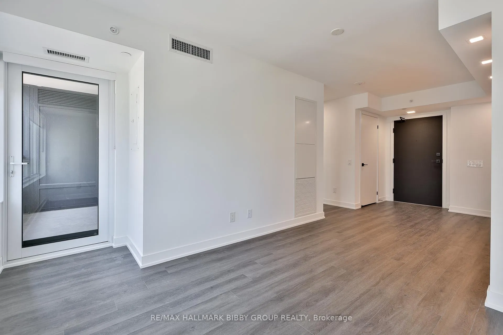 Photo 8 of Unit 803, 609 Sherbourne Street, Toronto, North St. James Town — HOMEH