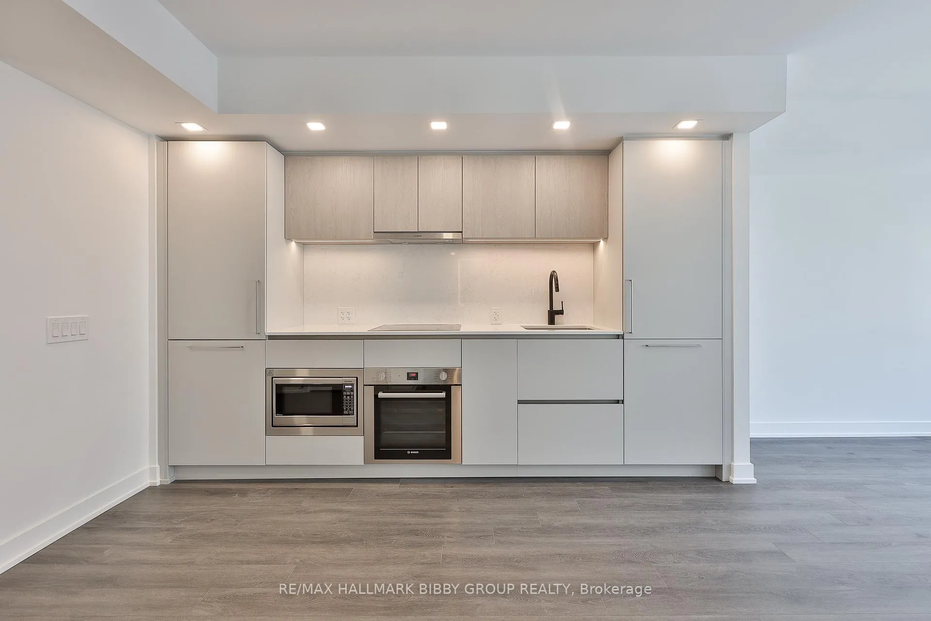 Photo 12 of Unit 803, 609 Sherbourne Street, Toronto, North St. James Town — HOMEH