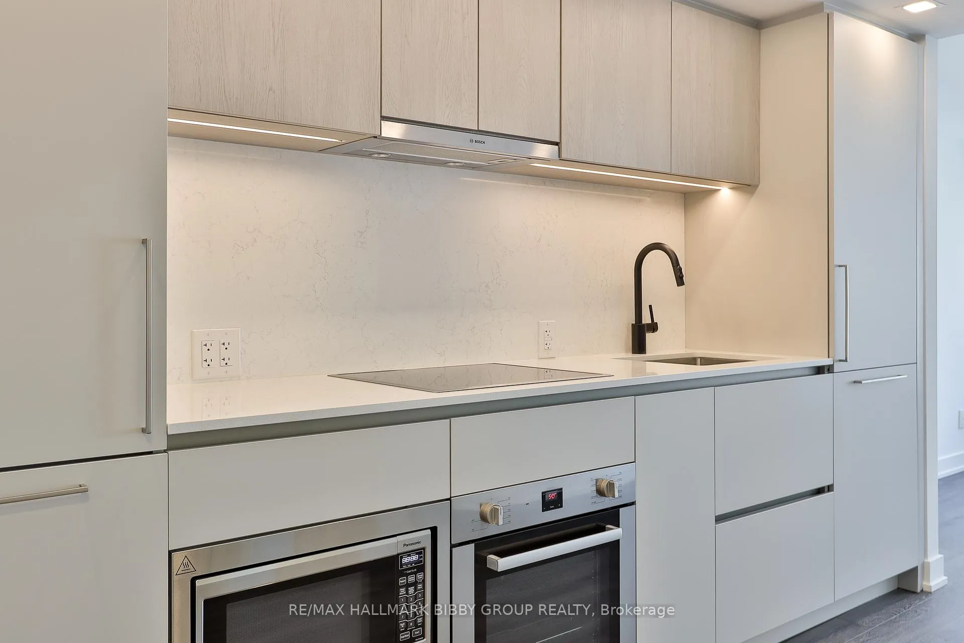 Photo 13 of Unit 803, 609 Sherbourne Street, Toronto, North St. James Town — HOMEH