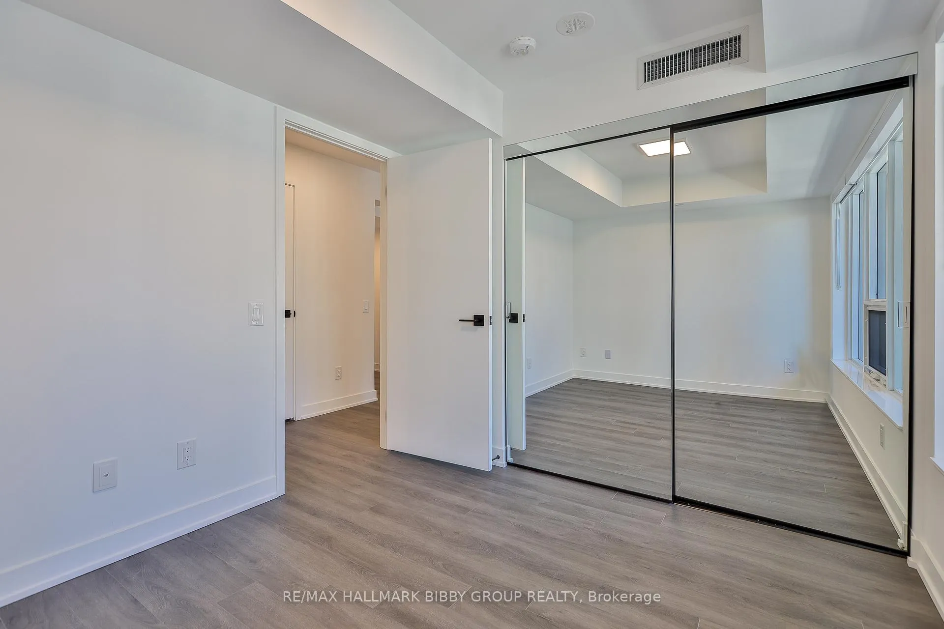Photo 17 of Unit 803, 609 Sherbourne Street, Toronto, North St. James Town — HOMEH