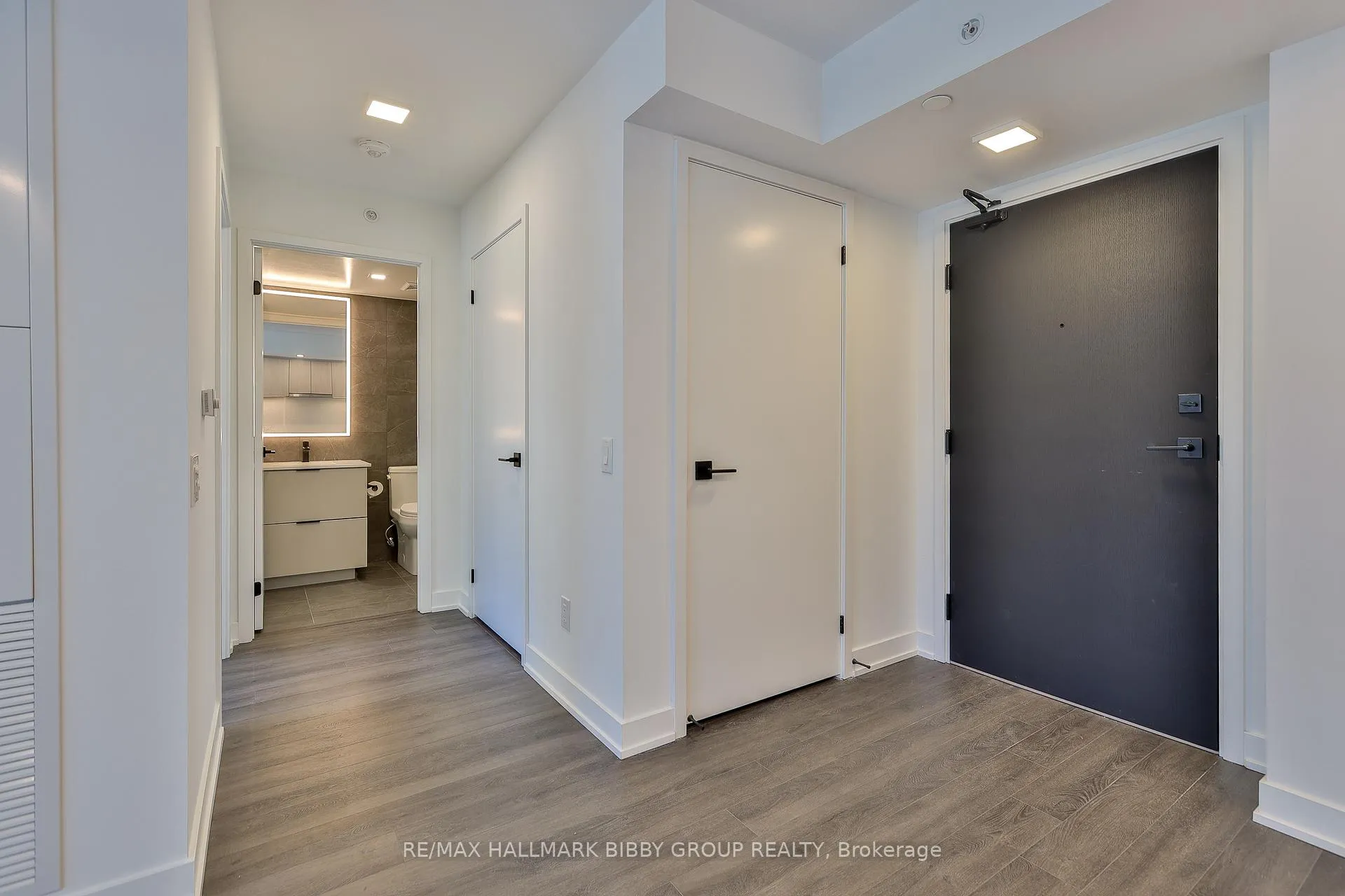 Photo 18 of Unit 803, 609 Sherbourne Street, Toronto, North St. James Town — HOMEH