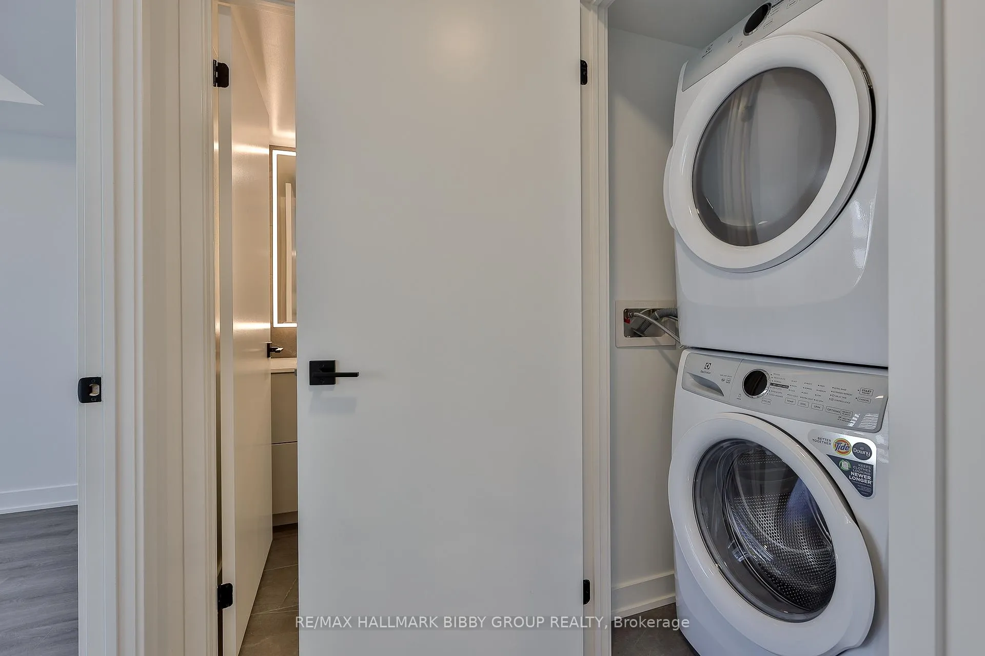 Photo 19 of Unit 803, 609 Sherbourne Street, Toronto, North St. James Town — HOMEH