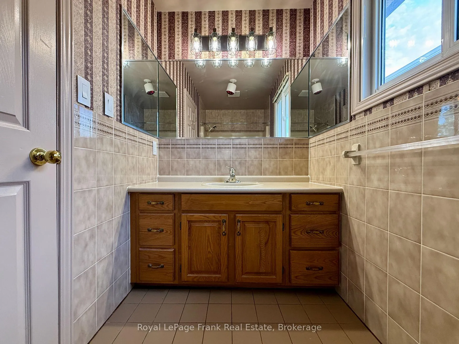 Photo 11 of 3113 Westridge Boulevard, Peterborough, Monaghan Ward 2 — HOMEH