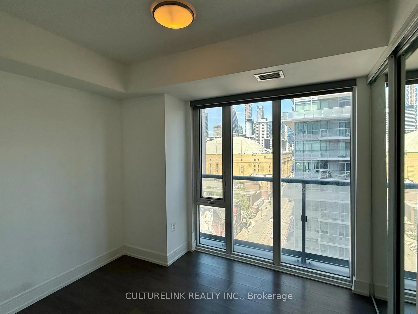 Photo 4 of Unit 902, 89 McGill Street, Toronto, Church-Yonge Corridor — HOMEH