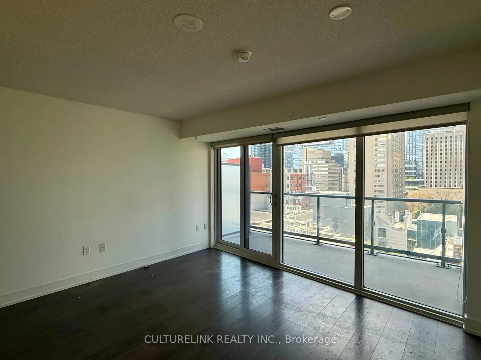 Photo 6 of Unit 902, 89 McGill Street, Toronto, Church-Yonge Corridor — HOMEH