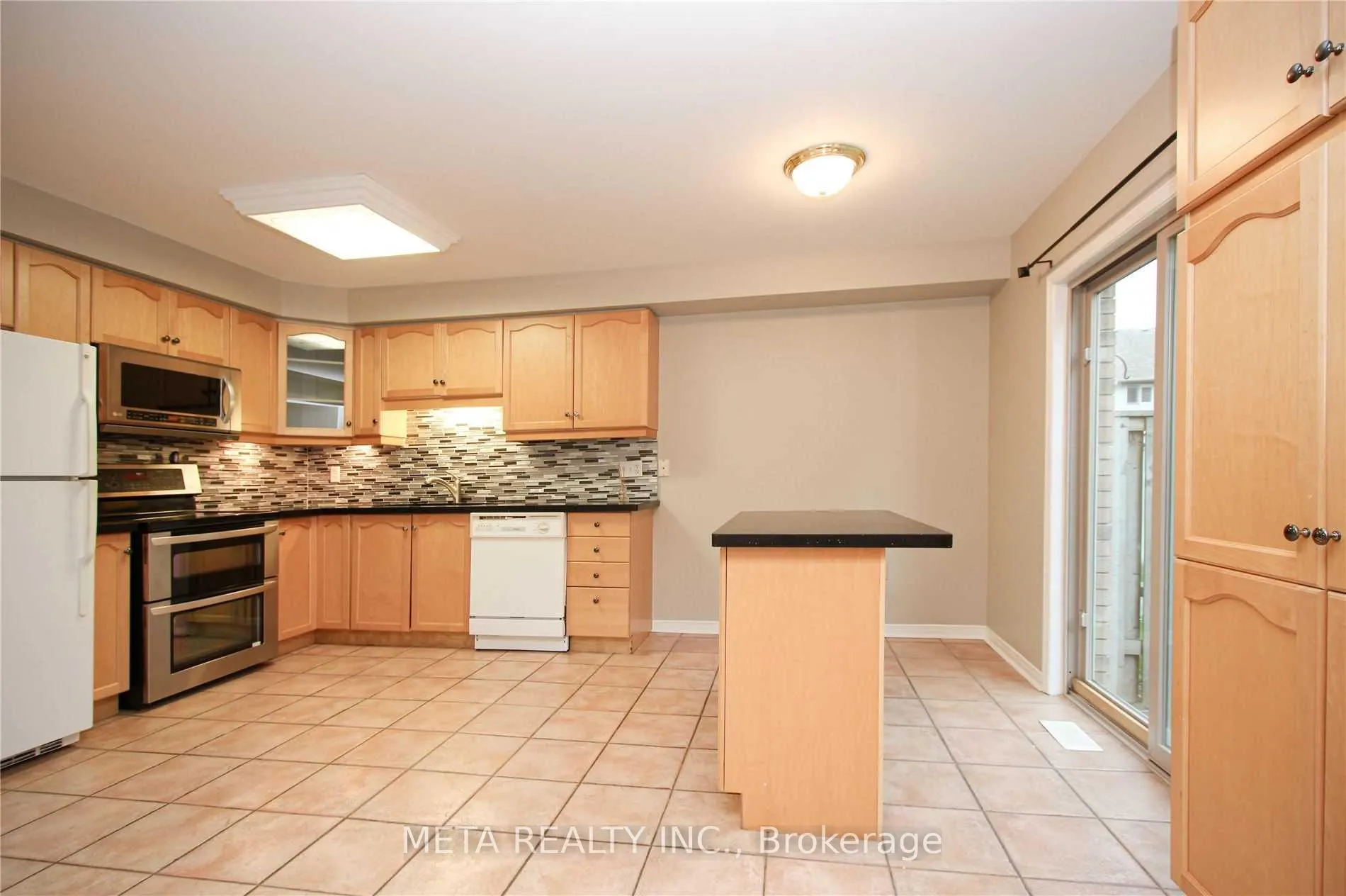 Photo 8 of Unit 35, 1276 Silvan Forest Drive, Burlington, Tansley — HOMEH