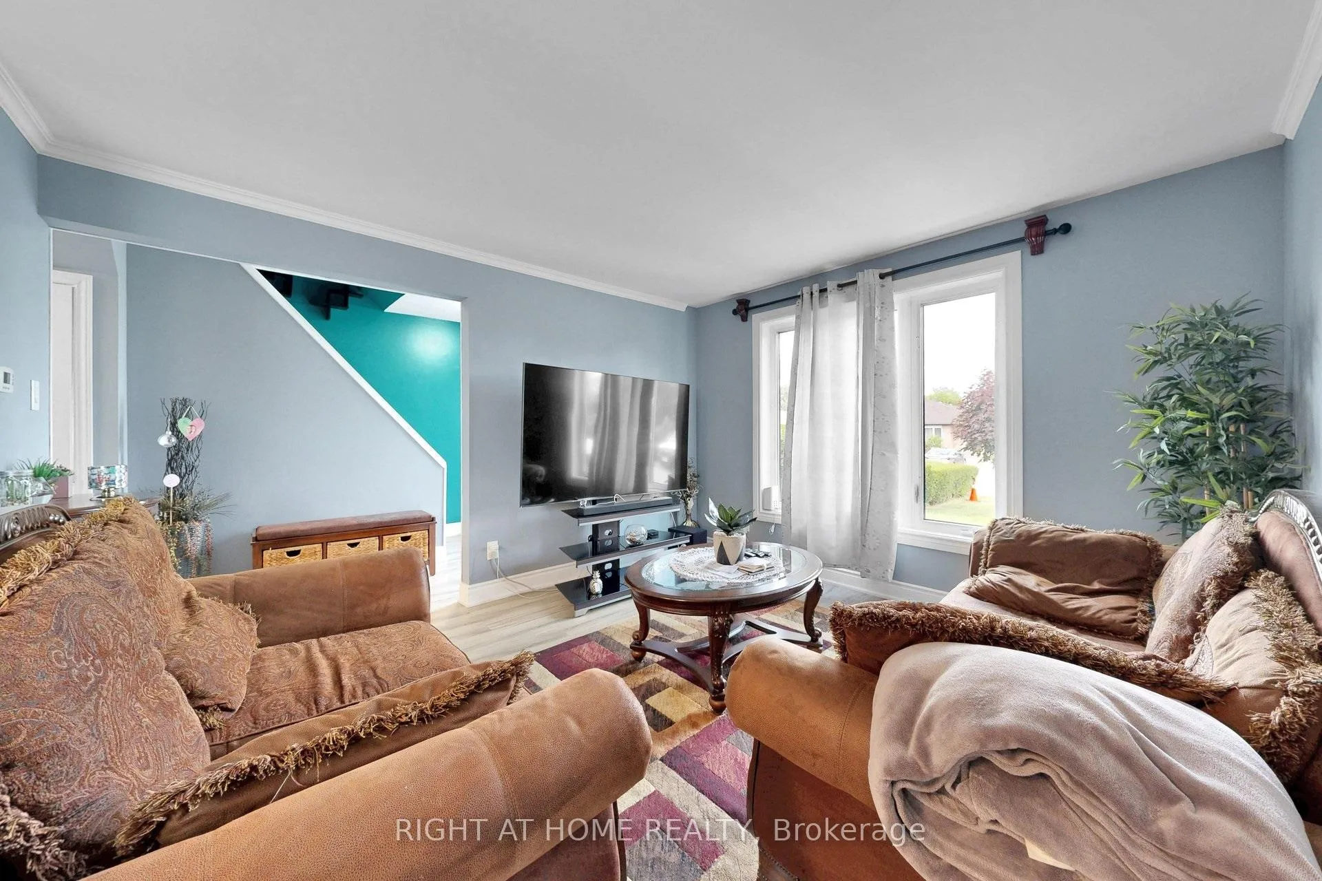 Photo 4 of 41 Flamingo Crescent, Brampton, Southgate — HOMEH