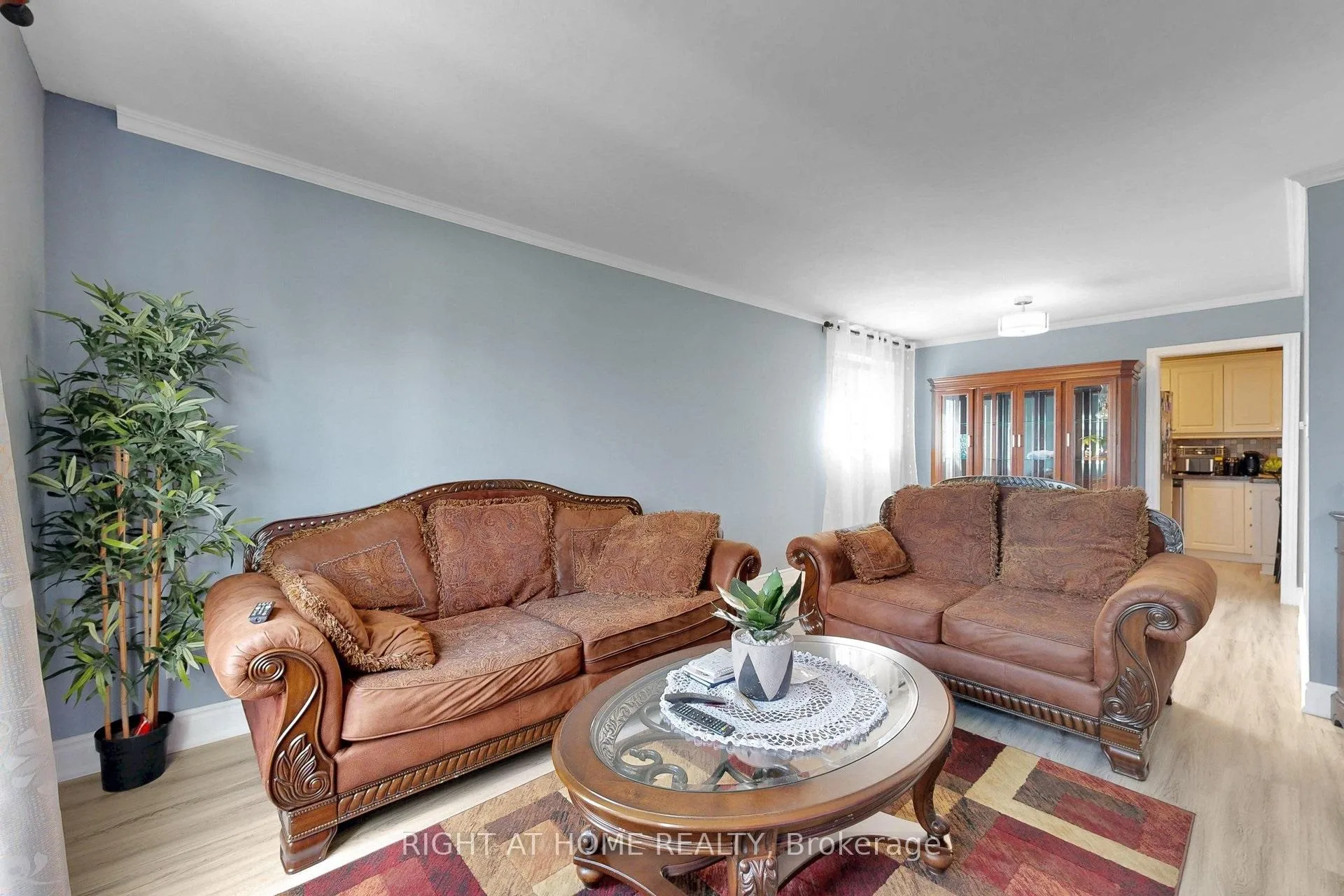 Photo 6 of 41 Flamingo Crescent, Brampton, Southgate — HOMEH